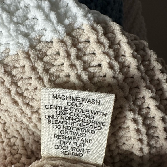 Moon & Madison Striped Chunky Knit Cropped Sweater Women’s Size S - Picture 8 of 8